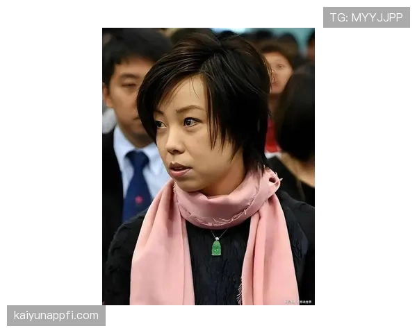 张怡宁上直播竟说自己鞋子都不买贵的，这冠军范儿咋突然接地气了？