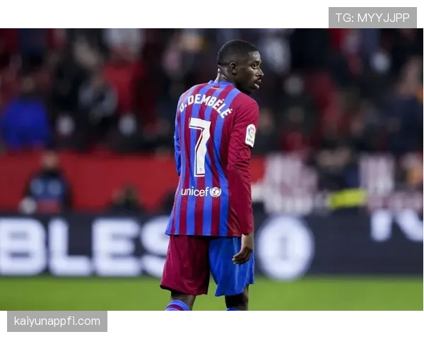 杜埃与登贝莱突破能力的核心差距：爆发力、变向效率与防守应对机制解析