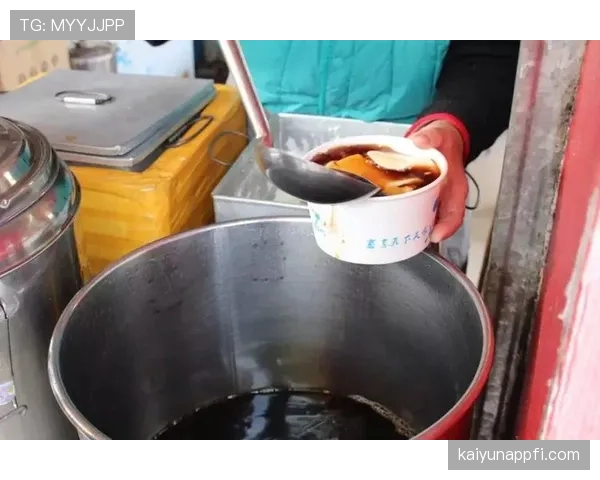 熊朝忠家的米线店开进拳馆对面，冠军吃一碗要付双倍钱？